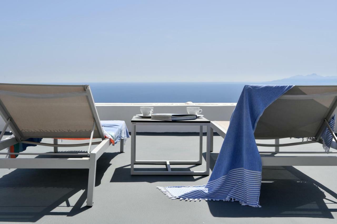 Thiro Santorini Villa Fira  Exterior photo
